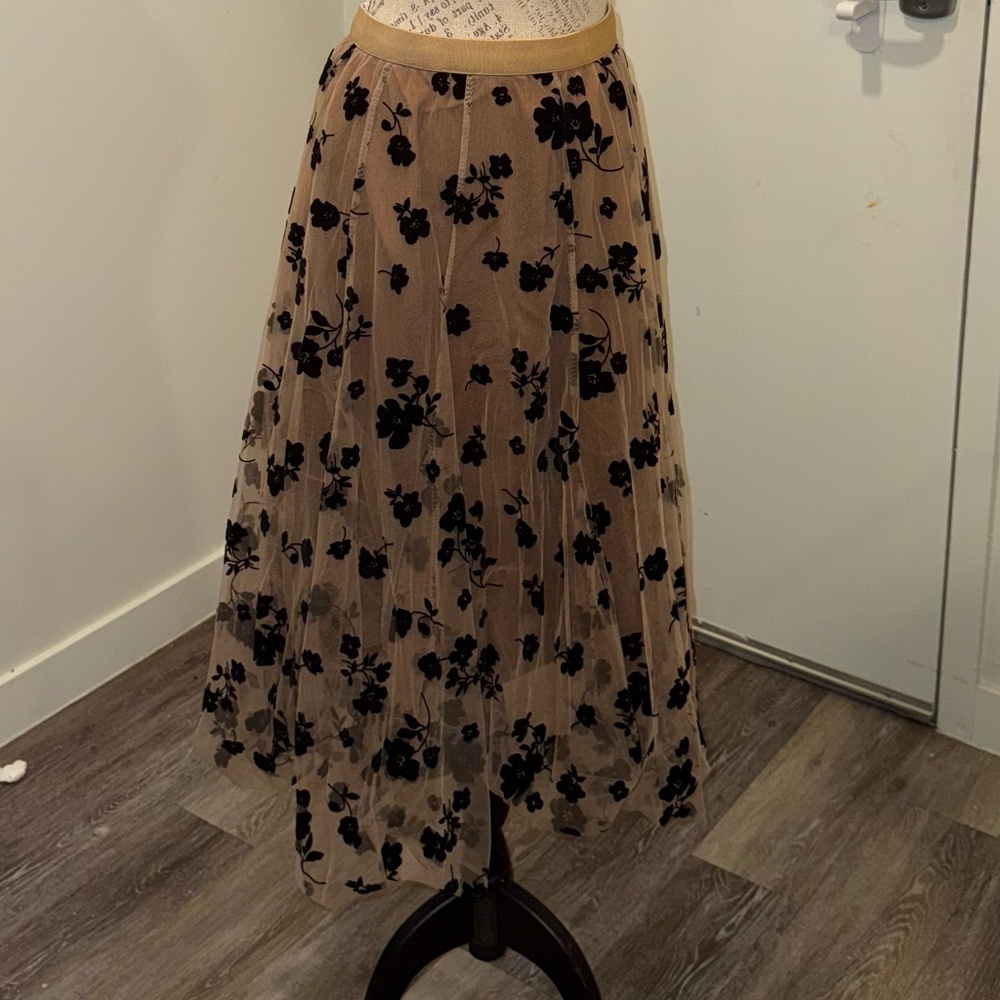 ChicWish Black Floral Embroidered Tulle Midi Skirt | Tan/Blush | Women’s Large |